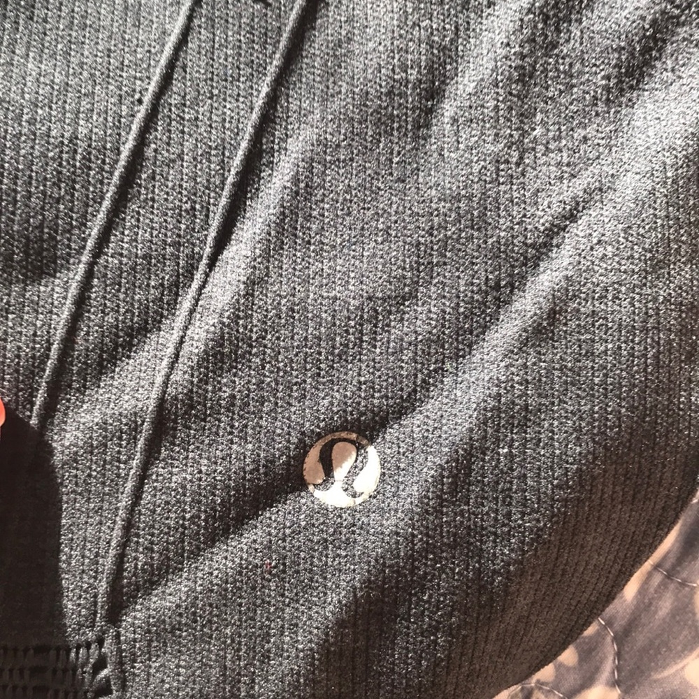 Lululemon Capris!! - Picture 2 of 4